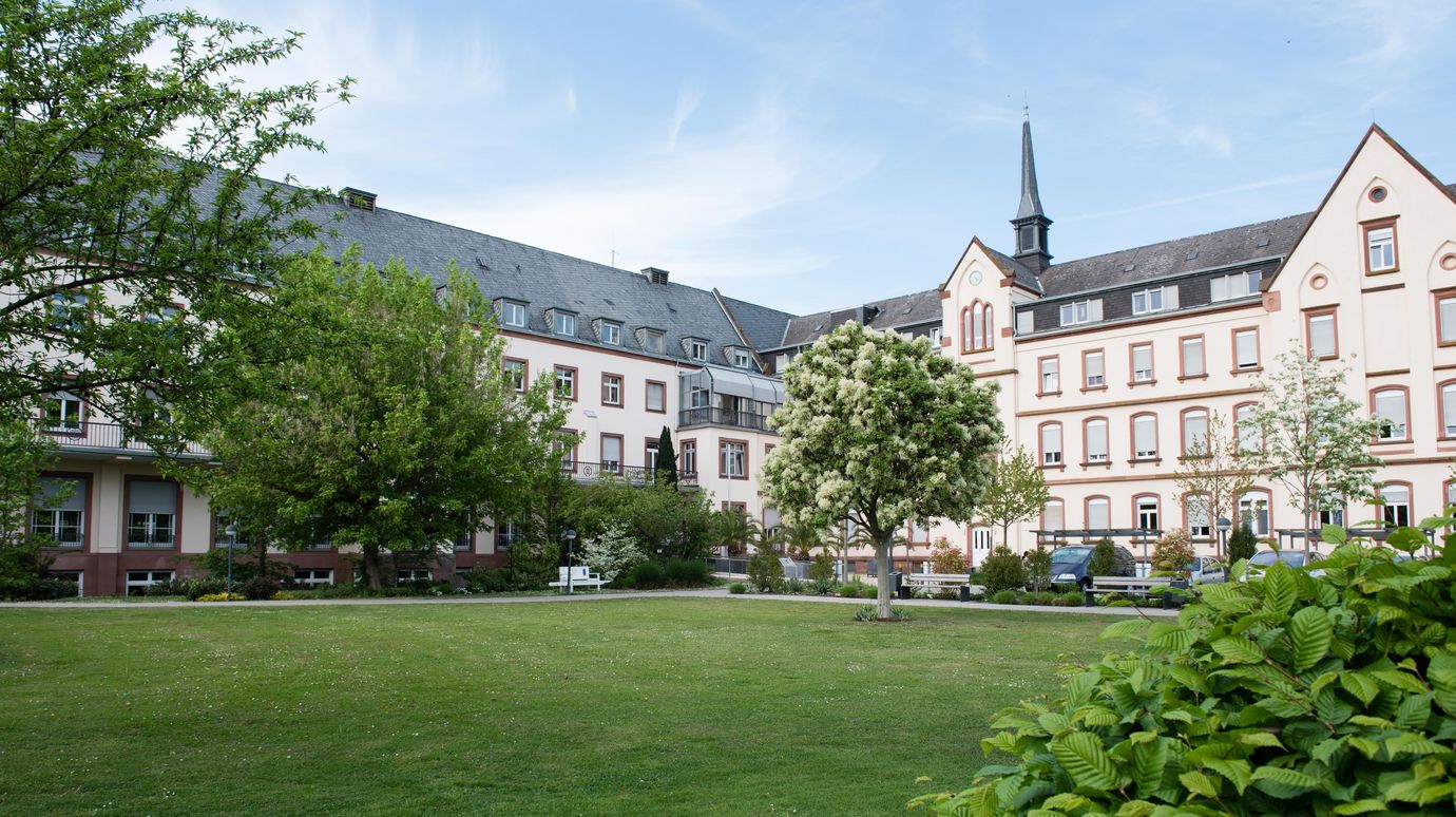 Mutterhaus-Park im Frühling