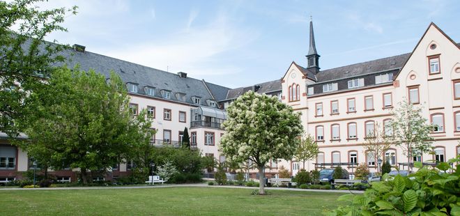 Mutterhaus-Park im Frühling