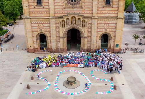 Drohnenaufnahme SOS-Protestaktion auf dem Domplatz